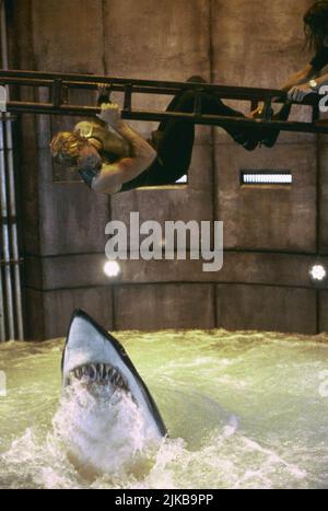 Thomas Jane Film Deep Blue Sea (USA/AUS 1999) personaggi: Carter Blake & Director: Renny Harlin 26 luglio 1999 **WARNING** questa fotografia è ad uso esclusivamente editoriale ed è copyright DELLA WARNER BROS. E/o il fotografo assegnato dalla Film o dalla Production Company e può essere riprodotto solo da pubblicazioni in concomitanza con la promozione del suddetto Film. Un credito obbligatorio alla WARNER BROS. è obbligatorio. Il fotografo deve essere accreditato anche se conosciuto. Nessun uso commerciale può essere concesso senza l'autorizzazione scritta di The Film Company. Foto Stock