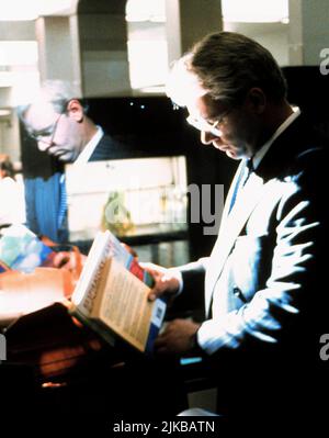 Russell Crowe Film The Insider (USA 1999) personaggi: Jeffrey Wigand regista: Michael Mann 28 ottobre 1999 **ATTENZIONE** questa fotografia è solo per uso editoriale ed è copyright di TOUCHSTONE e/o del fotografo assegnato dalla Film o Production Company e può essere riprodotta solo da pubblicazioni in concomitanza con la promozione del suddetto Film. È richiesto un credito obbligatorio a TOUCHSTONE. Il fotografo deve essere accreditato anche se conosciuto. Nessun uso commerciale può essere concesso senza l'autorizzazione scritta di The Film Company. Foto Stock