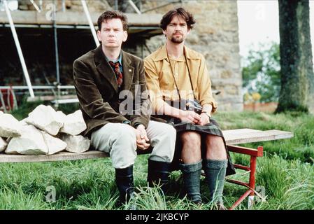 John Gordon Sinclair & Dougray Scott Film: Le due ragazze di Gregory (UK/DE 1999) personaggi: Gregory Underwood & Fraser Rowan regista: Bill Forsyth 11 Settembre 1999 **ATTENZIONE** questa foto è solo per uso editoriale ed è il copyright dei FILM DEL CANALE QUATTRO e/o del fotografo assegnato dalla Film o dalla Società di produzione e può essere riprodotto solo da pubblicazioni in concomitanza con la promozione del suddetto Film. È richiesto un credito obbligatorio per INCANALARE QUATTRO FILM. Il fotografo deve essere accreditato anche quando è noto. Nessun uso commerciale può essere concesso senza autorizzazione scritta da parte di Foto Stock