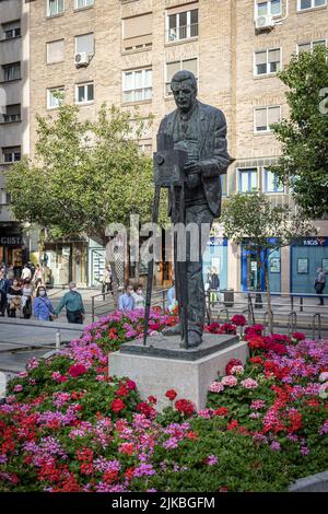 SARAGOZZA, SPAGNA-15 MAGGIO 2021: Statua di Eduardo Jimeno Correas Foto Stock