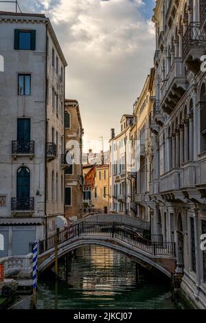 Una bella vista del Canal Grande durante il blocco coronavirus Foto Stock