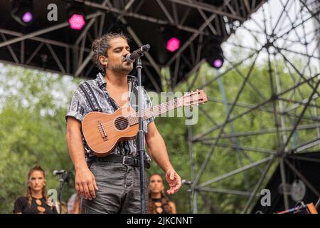 Laghi di Fusine Italia 30 luglio 2022 Mannarino - Festival della musica senza confini - Live at Tarvisio © Andrea Ripamonti / Alamy Foto Stock