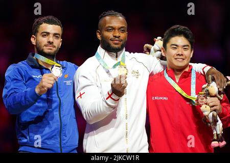 Birmingham, Regno Unito. 31st luglio 2022. Birmingham, Inghilterra, agosto 1st 2022: Courtney Tulloch (Inghilterra) vince la finale degli anelli del Mens accanto a lui il medalista d'argento Sokratis Pilakouris (Cipro) e il medalista di bronzo Chris Kaji (Canada) durante l'evento artistico di ginnastica dei Giochi del Commonwealth di Birmingham 2022 alla Birmingham Arena a Birmingham, Inghilterra. (Daniela Porcelli/SPP) Credit: SPP Sport Press Photo. /Alamy Live News Foto Stock