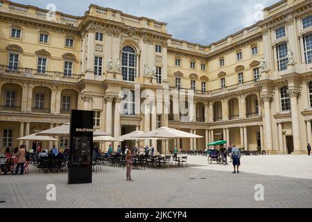 Berliner Schloss, Stadtschloss, Humboldt Forum, Schlüterhof mit Restaurant und Cafe, Museumsinsel, Berlin Mitte, Berlin, Deutschland Foto Stock