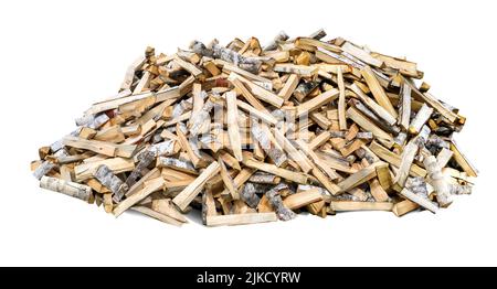 Grande pila di legno tagliato di betulla isolato su bianco Foto Stock