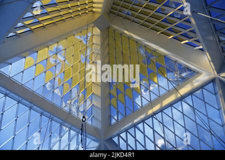 All'interno del Palazzo della Pace e della riconciliazione a Nur-Sultan (Astana), Kazakistan Foto Stock