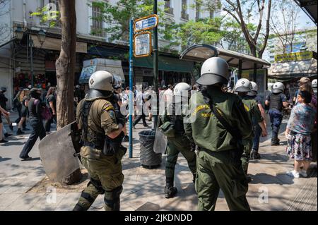 ATENE, GRECIA - 14 MAGGIO 2022: Dimostrazione dei sostenitori del partito di estrema destra Golden Dawn ad Atene in Grecia Foto Stock