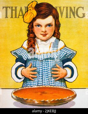 1900S PICCOLA RAGAZZA ROSSA CON CAPELLI CHE GUARDA LA MACCHINA FOTOGRAFICA CHE ANTICIPA IL CONSUMO DELLA TORTA DI ZUCCA GRANDE PRIMA DELLA SUA COPERTINA DELLA RIVISTA DI RINGRAZIAMENTO - KT7212 NAW001 HARS NOSTALGIA VECCHIA MODA 1 STILE VISO GIOVANILE GINGHAM FELICE GIOIA LIFESTYLE CELEBRAZIONE FEMMINILE RURALE VITA DOMESTICA MEZZA LUNGHEZZA SERENITÀ AMERICANA ESPRESSIONE OCCHIO CONTATTO TENTAZIONE PRIMA AFFAMATO FELICITÀ PONTICELLO ALLEGRO GIRO DELL'EMOZIONE 20TH SECOLO REDHEAD ANTICIPAZIONE CAPELLI SORRISI GRATTATI CAPELLI ROSSI GIOVEDI ANTICIPARE APPETITO CONCETTUALE GIOIOSO NAZIONALE VACANZA RUFFS FUMK ELEGANTE BLU E BIANCO GRATO DESIDEROSO NOVELLAME NOVEMBRE Foto Stock