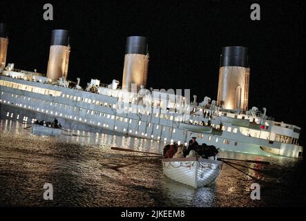 SCIALUPPA DI SALVATAGGIO, 'TITANIC', 1997 Foto Stock