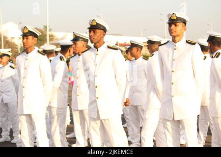 Chennai, Tamilnadu / India - Gennaio 01 2020 : scout indiani o studenti della scuola pronti per la parata alla spiaggia di Chennai marina in occasione della Repubblica dell'India Foto Stock