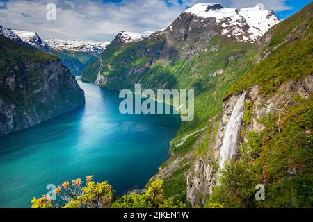 Cascate di Gierangerfjord e Seven Sisters, Norvegia, Nord Europa Foto Stock