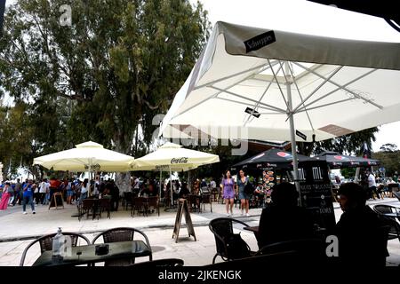 Vista da una caffetteria a Heraklion in Creta Grecia Foto Stock