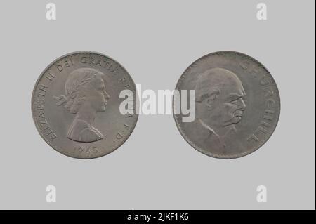 1965 moneta commemorativa della regina Elisabetta per marcare il passaggio di Sir Winston Churchill, anteriore e posteriore Foto Stock