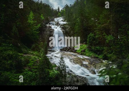 Pont d'Espagne, ha dato la cascata de Goube in Francia Foto Stock