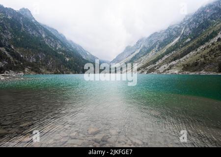 Panorama del Lac de Gaube in Francia Foto Stock