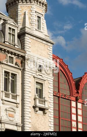 Il tetto della sala dei treni della stazione centrale di Anversa è stato originariamente fatto di steel.in Anversa, belgio Foto Stock