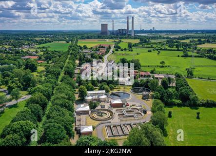 25.05.2022, Germania, Renania settentrionale-Vestfalia, Voerde - impianto di depurazione Voerde, trattamento delle acque reflue nell'impianto di depurazione modernizzato. Poll Foto Stock