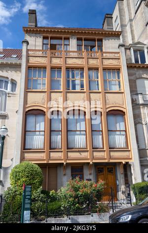 Bruxelles, Belgio - 17 luglio 2018: Hotel van Eetvelde, un punto di riferimento storico e sito patrimonio dell'umanità dell'UNESCO su Palmerston Avenue Foto Stock