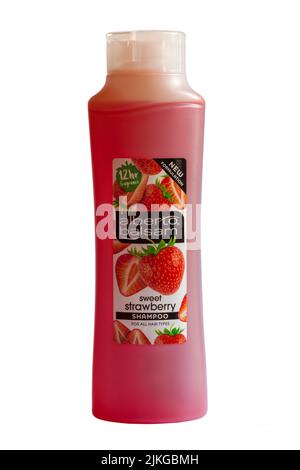 Alberto Balsam shampoo alla fragola dolce per tutti i tipi di capelli nuova formula 12 h fragranza isolata su sfondo bianco Foto Stock