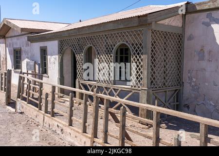 Casa del medico e ufficio nella città di Humberstone, in Cile. Ora una città fantasma e museo. Foto Stock