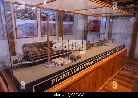 Un modello dell'impianto di lisciviazione del Santa Laura Saliterra o impianto di lavorazione del salnitro. Humberstone museo. Cile. Foto Stock