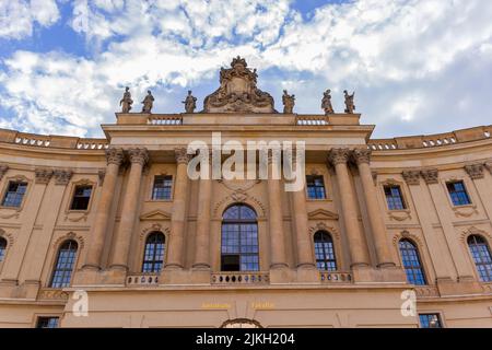 Berlino, Germania - 05 maggio 2022 - edificio storico dell'università humboldt di Berlino. Architettura della Germania. Foto Stock