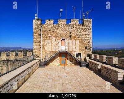 Il Castello Monforte in una giornata di sole a Campobasso, Molise, Italia Foto Stock