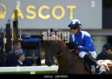 Royal Ascot Berks Regno Unito. 14th giugno 2022 Baaeed & Jim Crowley in arrivo. ©George Selwyn 07967 030722 email: george@georgeselwyn.co.uk Foto Stock