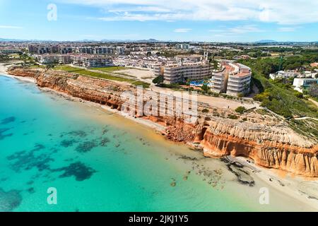 Punto di vista drone scatto aereo Dehesa de Campoamor paesaggio, località spagnola in Costa Blanca. Concetto di viaggio e turismo, Provincia di Alican Foto Stock