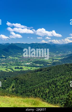 Germania, Baviera, Tölzer Land, Wackersberg, Zwiesel, Vista sulla valle di Isar Foto Stock