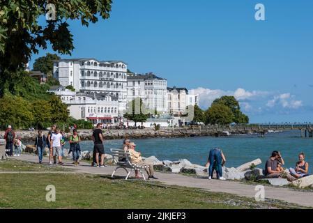 Germania, Meclemburgo-Pomerania occidentale, Mar Baltico, Rügen, Penisola di Jasmund, Sassnitz, hotel sul lungomare Foto Stock