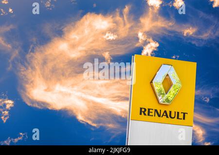 Cartello pubblicitario della società RENAULT Foto Stock