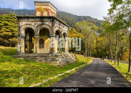 Una strada vicino al santuario di Oropa, Biella, Piemonte, Italia Foto Stock