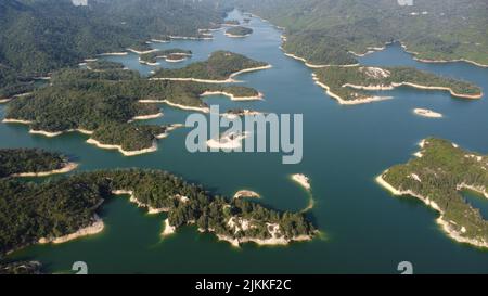 Una vista aerea del Lago Thousand-Island nel serbatoio di Tai Lam Chung, Hong Kong Foto Stock