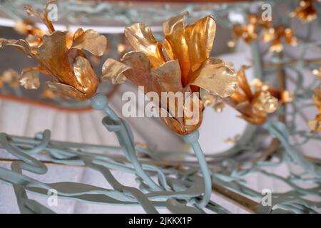 Le lillie di ferro della scala all'interno del palazzo di Reok in Szeged, Hunagry Foto Stock