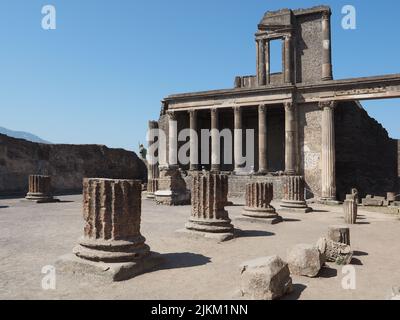 L'architettura romana rimane a Pompei Scavi, gli scavi di Pompei, nei pressi di Napoli in Italia. Foto Stock