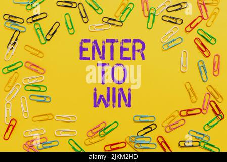 Didascalia testo Presentazione Invio per vincere. Panoramica aziendale Concorso a premi tentare la fortuna di guadagnare il grande premio Lottery clip colorate disposte in cerchio Foto Stock