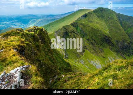 Il Nantlle Ridge, una passeggiata sul crinale di montagna a Snowdonia, Galles del Nord, Regno Unito Foto Stock