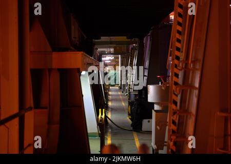 Ponte della nave container. Parte del vaso in primo piano. Foto Stock