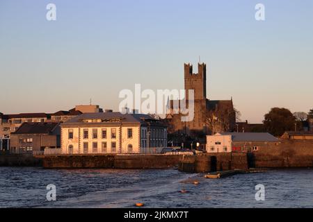 Una splendida vista sulla cattedrale di St Marys sul mare a Limerick City, Irlanda Foto Stock