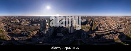 Sunrise aereo panorama a 360 gradi su Utrecht stazione centrale infrastrutture e finanziaria alti edifici uffici Foto Stock