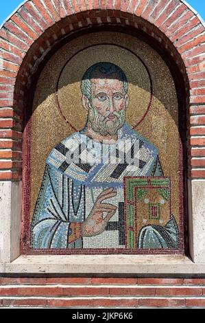 Mosaico del santo della Chiesa di San Nicola in Batumi Georgia Foto Stock