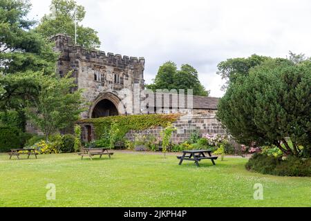 Le rovine e i terreni dell'abbazia di Whalley Foto Stock