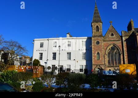 antica, architettura, atholl arms, attraente, autunno, banche, blu, ponte, edificio, edifici, colorato, giorno, profondo, dunkeld, storico, hotel, hous Foto Stock