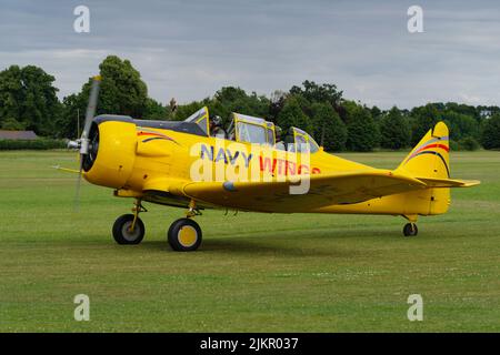 Navy Wings, volo storico, North American Harvard T-6, Old Warden, Foto Stock