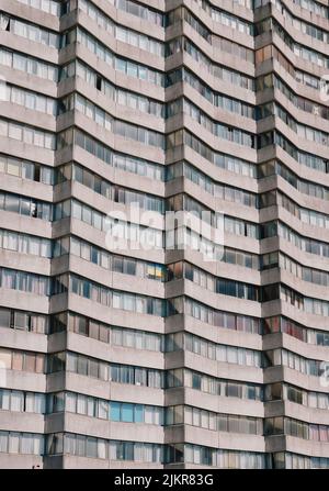 Arlington House Tower Block Detail - 58 metri di altezza, condominio residenziale a 18 piani, Margate Kent, Inghilterra Regno Unito. Costruito 1964 architettura brutalista Foto Stock