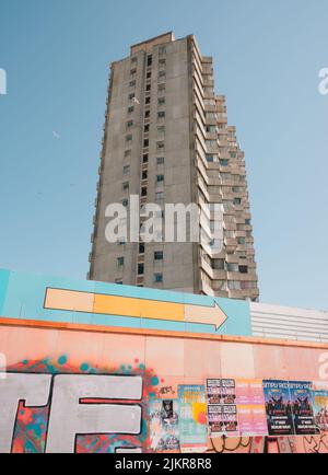 Arlington House torre blocco di 58 metri di altezza 18 piani residenziale condominio, Margate Kent, Inghilterra Regno Unito. Costruito 1964 brutalista architettura brutalista Foto Stock