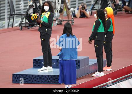 01st agosto 2021 - Tokyo, Giappone: Shericka Jackson della Giamaica durante la cerimonia della Vittoria delle Donne del 100m ai Giochi Olimpici di Tokyo 2020 (Foto: Foto Stock