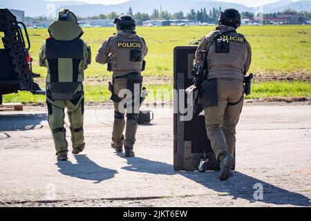 Giornate della NATO, Ostrava, Repubblica Ceca. 22nd settembre 2019 unità operatore tattica speciale di polizia contro il terrorismo con veicoli blindati alle Giornate della NATO Foto Stock