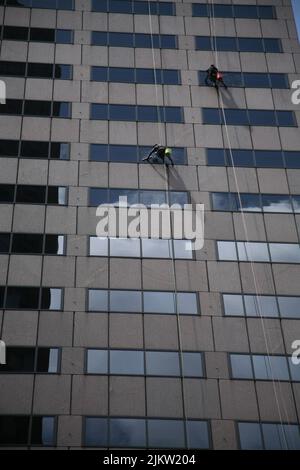 Le finestre si trovano in un alto edificio a Boston, Massachusetts, Stati Uniti Foto Stock